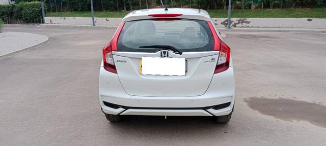 https://images10.gaadi.com/usedcar_image/3680432/original/processed_img2918185__used_car_2918185_1700489431.jpg?imwidth=6401