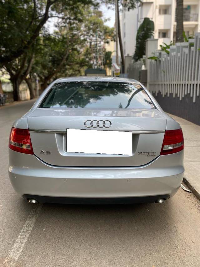 https://images10.gaadi.com/usedcar_image/3680441/original/processed_img2918189__used_car_2918189_1700489581.jpg?imwidth=6401