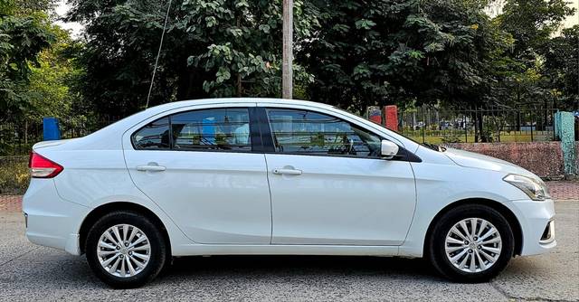 https://images10.gaadi.com/usedcar_image/3680450/original/img2918193__used_car_2918193_1700489762.jpg?imwidth=6401