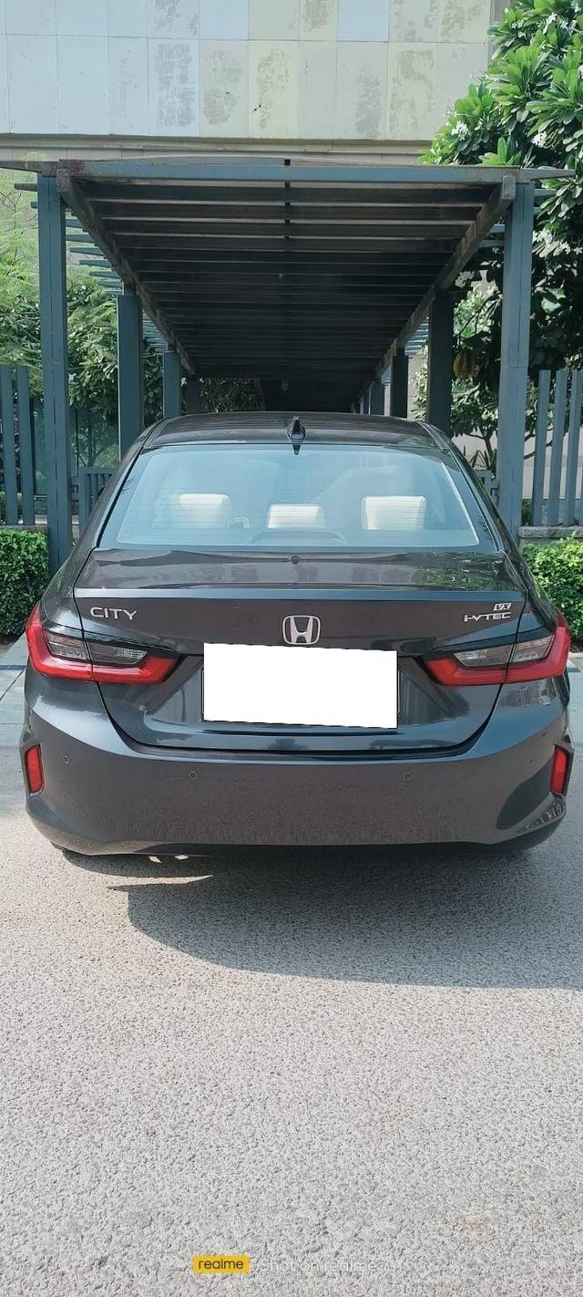 https://images10.gaadi.com/usedcar_image/3680451/original/processed_img2918194__used_car_2918194_1700489779.jpg?imwidth=6402