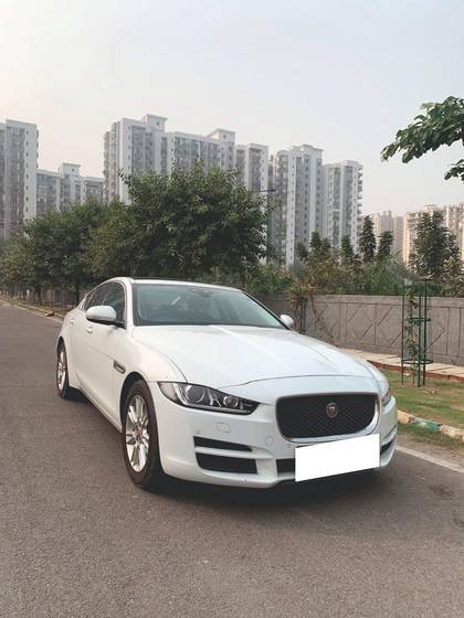 Jaguar XE Prestige Jaguar XE Prestige