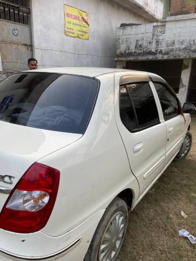 https://images10.gaadi.com/usedcar_image/3680473/original/processed_afdb1328-26d8-4a77-8a0d-ec2a723cc96f.jpg?imwidth=6401