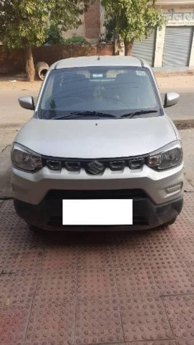 https://images10.gaadi.com/usedcar_image/3680528/original/processed_0a0ddd22-5489-4e5c-a6fd-27cacc3c774f.jpg?imwidth=6400