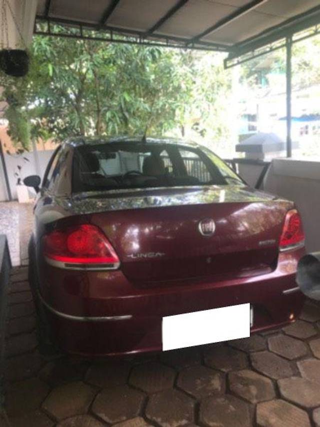 https://images10.gaadi.com/usedcar_image/3680530/original/processed_1109a138-2944-4340-81f1-d9eb8127c729.jpeg?imwidth=6401