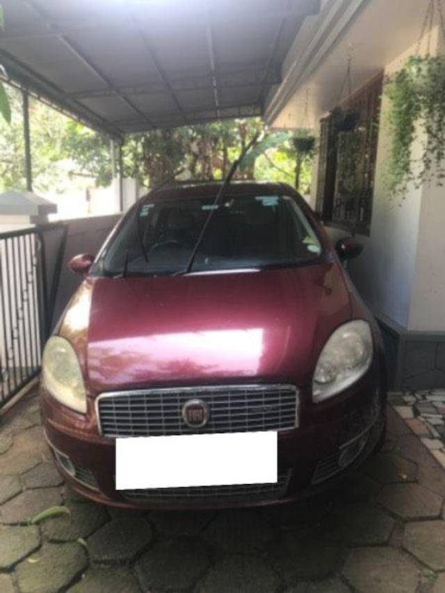 https://images10.gaadi.com/usedcar_image/3680530/original/processed_4322327c-3ae0-47b1-af4e-115024546535.jpeg?imwidth=6400