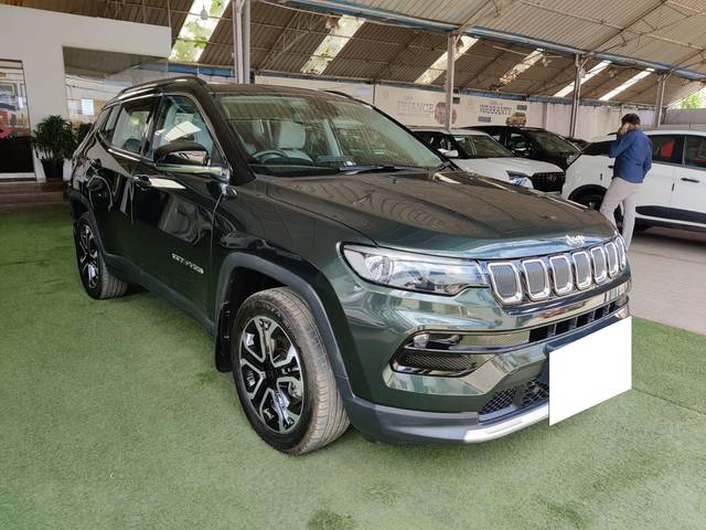 https://images10.gaadi.com/usedcar_image/3680661/original/processed_img2918223__used_car_2918223_1700724557.jpg?imwidth=6401