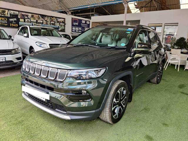 https://images10.gaadi.com/usedcar_image/3680661/original/processed_img2918223__used_car_2918223_1700724559.jpg?imwidth=6402