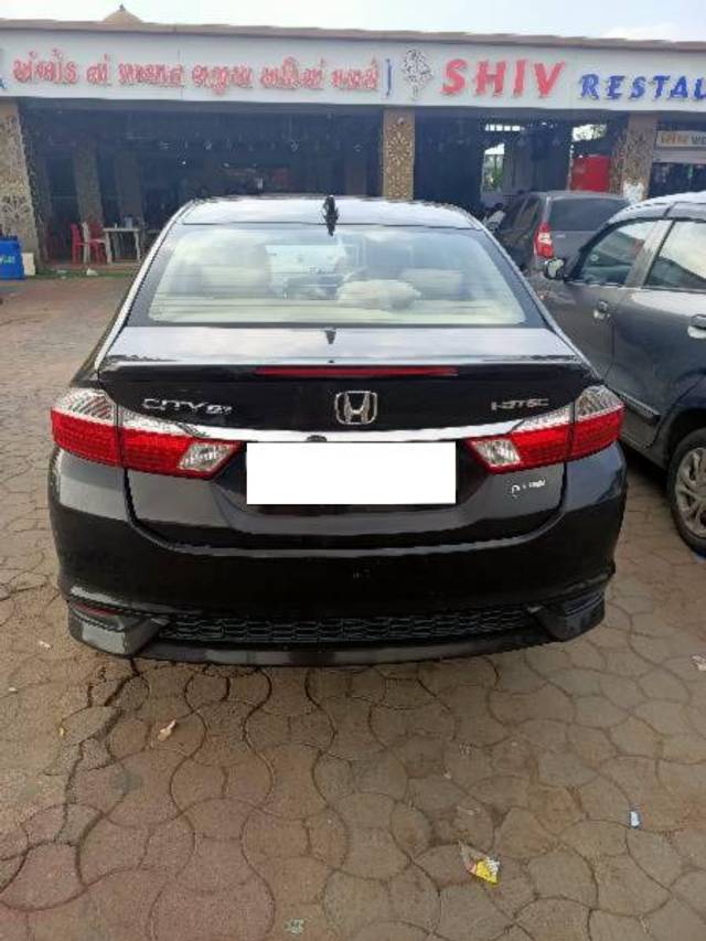 https://images10.gaadi.com/usedcar_image/3680692/original/processed_2b1fd4cc-b5ba-4121-973a-4485e9cd9915.jpg?imwidth=6401