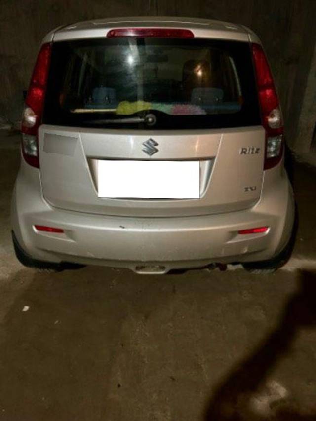 https://images10.gaadi.com/usedcar_image/3680765/original/processed_36b921eb-db7f-481f-8967-d8546ef284fd.jpeg?imwidth=6402