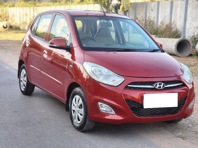 https://images10.gaadi.com/usedcar_image/3680780/original/processed_img2918238__used_car_2918238_1700533102.jpg?imwidth=6400
