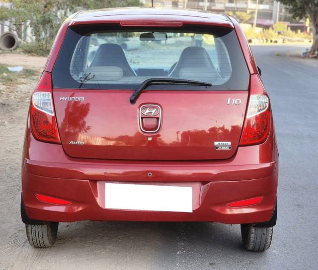 https://images10.gaadi.com/usedcar_image/3680780/original/processed_img2918238__used_car_2918238_1700533111.jpg?imwidth=6402