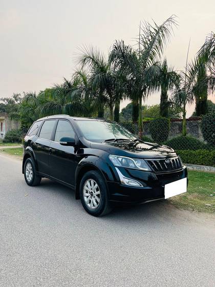 Mahindra XUV500 W10 2WD Mahindra XUV500 W10 2WD
