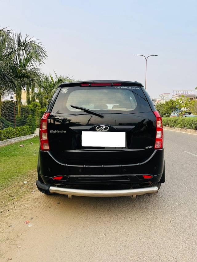 https://images10.gaadi.com/usedcar_image/3680884/original/processed_img2918255__used_car_2918255_1700541943.jpg?imwidth=6401