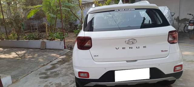 https://images10.gaadi.com/usedcar_image/3680900/original/processed_e246c251-782d-4653-ad4b-0ead6cb5c397.jpg?imwidth=6401