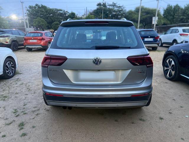 https://images10.gaadi.com/usedcar_image/3680908/original/processed_img2918264__usedcar_img_9887_2021700543507_1700543548.jpg?imwidth=6401