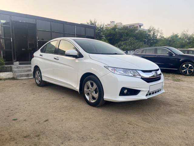 https://images10.gaadi.com/usedcar_image/3680910/original/img2918265__usedcar_3_2918265_1700543801.jpg?imwidth=6400