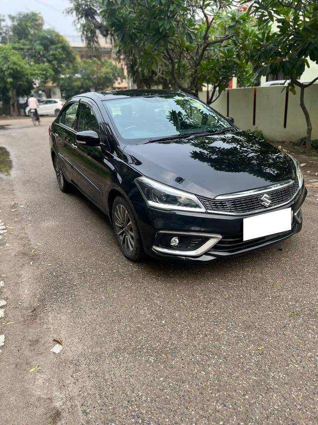 https://images10.gaadi.com/usedcar_image/3681071/original/processed_img2918349__used_car_2918349_1700549043.jpg?imwidth=6400