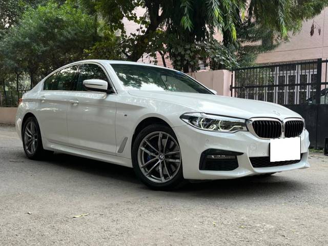 https://images10.gaadi.com/usedcar_image/3681073/original/processed_img2918350__used_car_2918350_1700549085.jpg?imwidth=6400