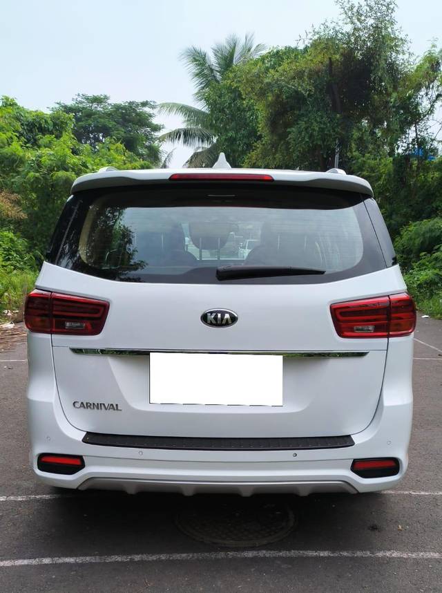 https://images10.gaadi.com/usedcar_image/3681085/original/processed_img2918357__used_car_2918357_1700549502.jpg?imwidth=6402