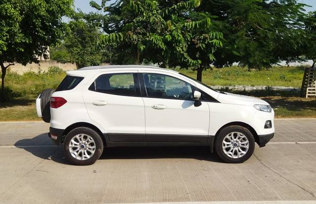 https://images10.gaadi.com/usedcar_image/3681115/original/img2918371__used_car_2918371_1700550559.jpg?imwidth=6402