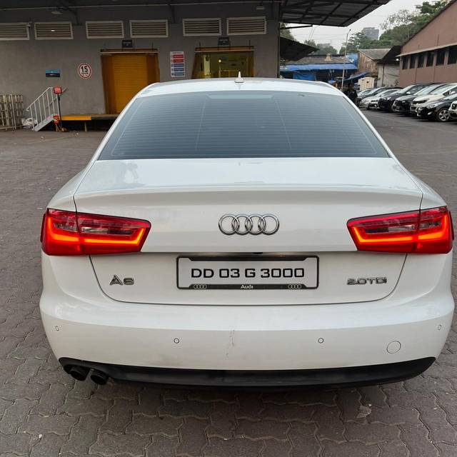 https://images10.gaadi.com/usedcar_image/3681148/original/processed_img2918386__usedcar_whatsappimage2023_11_21at124748pm_1__17211700551497_1700551546.jpeg?imwidth=6402