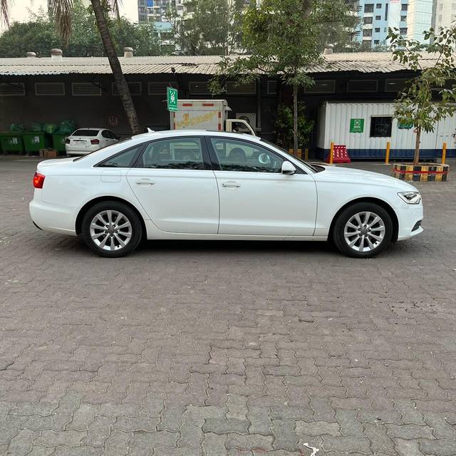 https://images10.gaadi.com/usedcar_image/3681148/original/processed_img2918386__usedcar_whatsappimage2023_11_21at124750pm_1__17211700551497_1700551546.jpeg?imwidth=6401