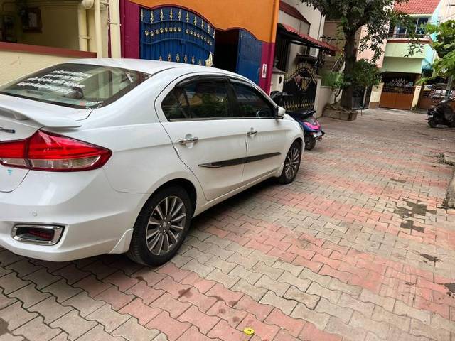 https://images10.gaadi.com/usedcar_image/3681165/original/processed_c1254d9c-bfe2-4fa9-9b85-6e6f3ce87980.jpg?imwidth=6401