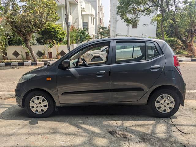 https://images10.gaadi.com/usedcar_image/3681180/original/img2918404__used_car_2918404_1700554558.jpg?imwidth=6402