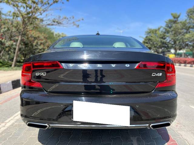 https://images10.gaadi.com/usedcar_image/3681229/original/processed_img2918425__used_car_2918425_1700555362.jpg?imwidth=6401