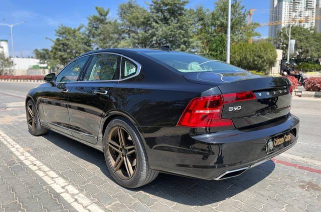 https://images10.gaadi.com/usedcar_image/3681229/original/processed_img2918425__used_car_2918425_1700555365.jpg?imwidth=6402