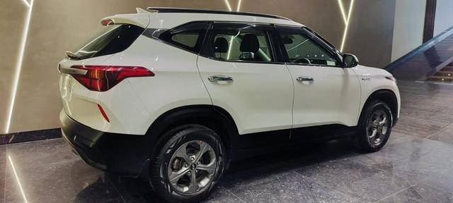 https://images10.gaadi.com/usedcar_image/3681250/original/processed_img2918432__used_car_2918432_1700556598.jpg?imwidth=6402