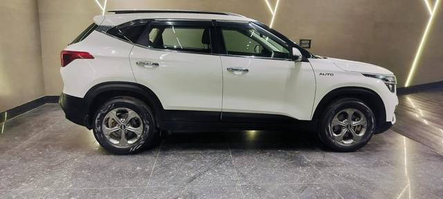 https://images10.gaadi.com/usedcar_image/3681250/original/processed_img2918432__used_car_2918432_1700556610.jpg?imwidth=6401