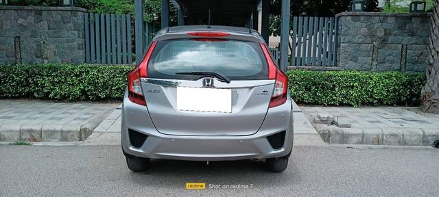 https://images10.gaadi.com/usedcar_image/3681299/original/processed_img2918453__used_car_2918453_1700558407.jpg?imwidth=6402