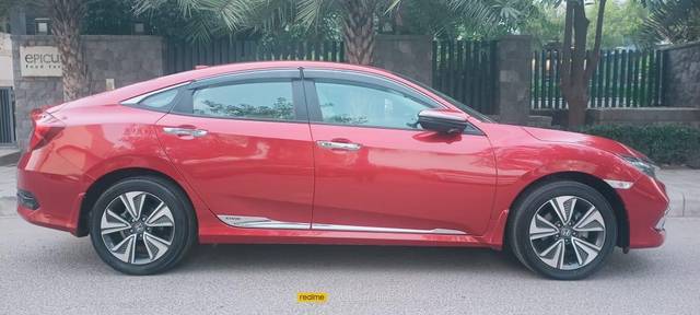 https://images10.gaadi.com/usedcar_image/3681305/original/processed_img2918457__used_car_2918457_1700558612.jpg?imwidth=6401