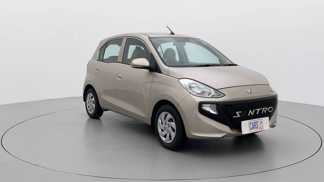 https://images10.gaadi.com/usedcar_image/3681378/original/33557d37-13d9-45fb-aa9b-334109d24eee__46.jpg?imwidth=6400