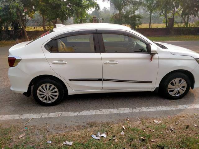 https://images10.gaadi.com/usedcar_image/3681379/original/img2918504__used_car_2918504_1700560711.jpg?imwidth=6401