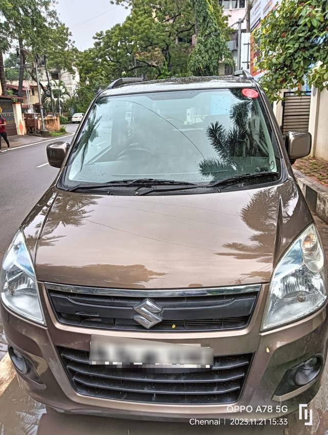 https://images10.gaadi.com/usedcar_image/3681457/original/processed_img2918545__used_car_2918545_1700563519.jpg?imwidth=6402