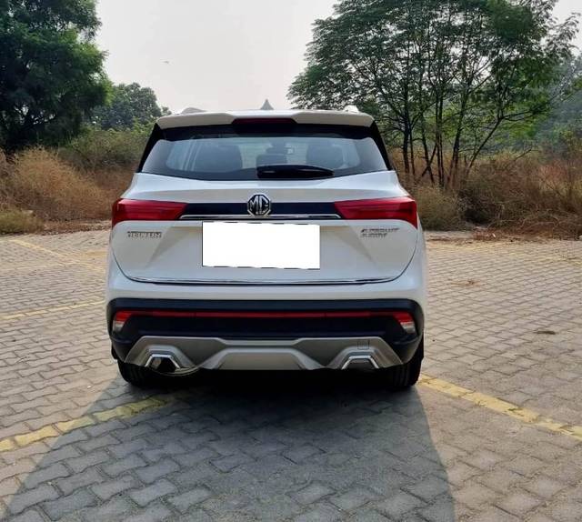https://images10.gaadi.com/usedcar_image/3681460/original/processed_img2918546__usedcar_995998c2_792a_459e_b595_61e2dae4fa80_117901700561170_1700563247.jpg?imwidth=6401
