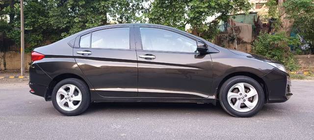 https://images10.gaadi.com/usedcar_image/3681515/original/img2918576__used_car_2918576_1700565153.jpg?imwidth=6401