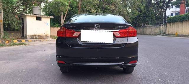 https://images10.gaadi.com/usedcar_image/3681515/original/processed_img2918576__used_car_2918576_1700565139.jpg?imwidth=6402