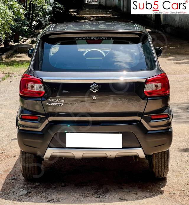 https://images10.gaadi.com/usedcar_image/3681520/original/processed_img2918581__usedcar_4_70641700565110_1700565124.jpeg?imwidth=6401