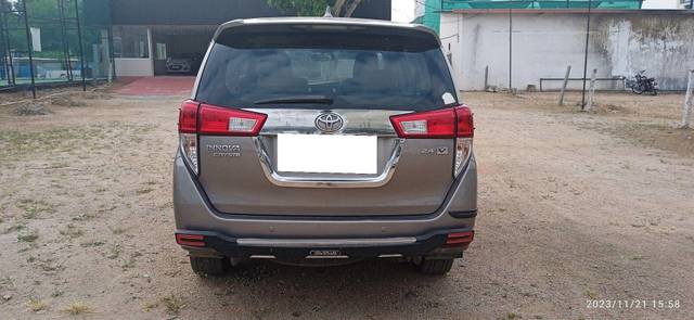 https://images10.gaadi.com/usedcar_image/3681536/original/processed_img2918591__used_car_2918591_1700565702.jpg?imwidth=6402