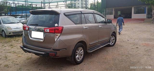 https://images10.gaadi.com/usedcar_image/3681536/original/processed_img2918591__used_car_2918591_1700565711.jpg?imwidth=6401