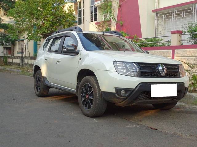 https://images10.gaadi.com/usedcar_image/3681548/original/processed_img2918599__usedcar_7_2471700565327_1700565352.jpeg?imwidth=6400