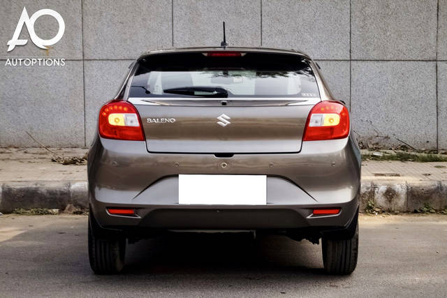 https://images10.gaadi.com/usedcar_image/3681608/original/processed_img2918632__used_car_2918632_1700568020.png?imwidth=6402