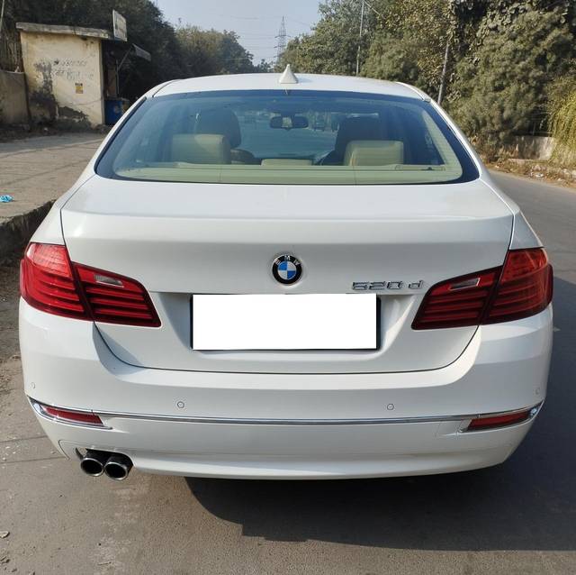 https://images10.gaadi.com/usedcar_image/3681658/original/processed_img2918655__used_car_2918655_1700569554.jpg?imwidth=6402