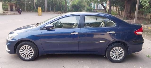 https://images10.gaadi.com/usedcar_image/3681700/original/img2918682__used_car_2918682_1700570816.jpg?imwidth=6402