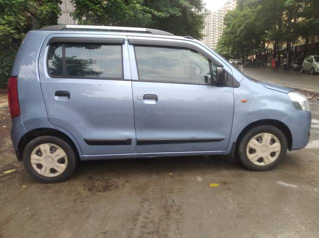 https://images10.gaadi.com/usedcar_image/3681702/original/img2918684__used_car_2918684_1700570858.jpg?imwidth=6401