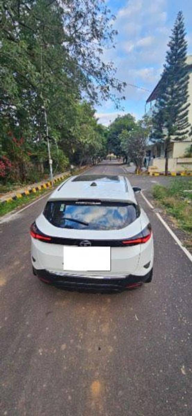 https://images10.gaadi.com/usedcar_image/3681710/original/processed_4cdabf14-c9d0-4288-8ea8-12eb03a64c53.jpeg?imwidth=6401