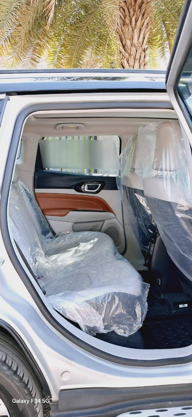 https://images10.gaadi.com/usedcar_image/3681723/original/processed_b62b831018c2e7af235537a973e4f8b5.jpg?imwidth=6401